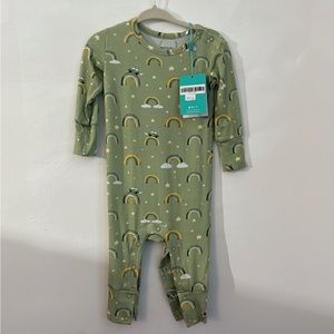 Brand NEW posh peanut open green 9-12months